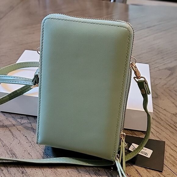Mint green crossbody bag 3 separate compartments NWT 💚🤍 - Picture 6 of 11